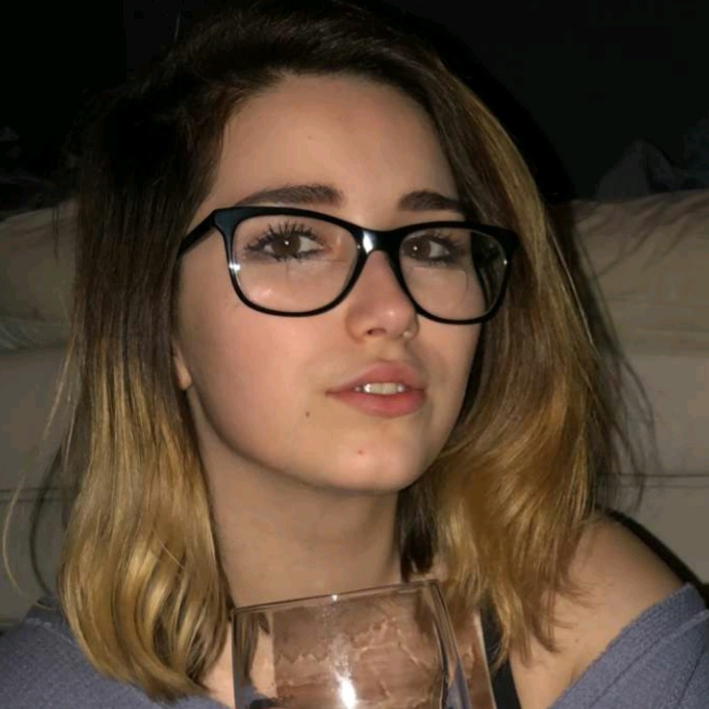 Meet your Posher, Hannah